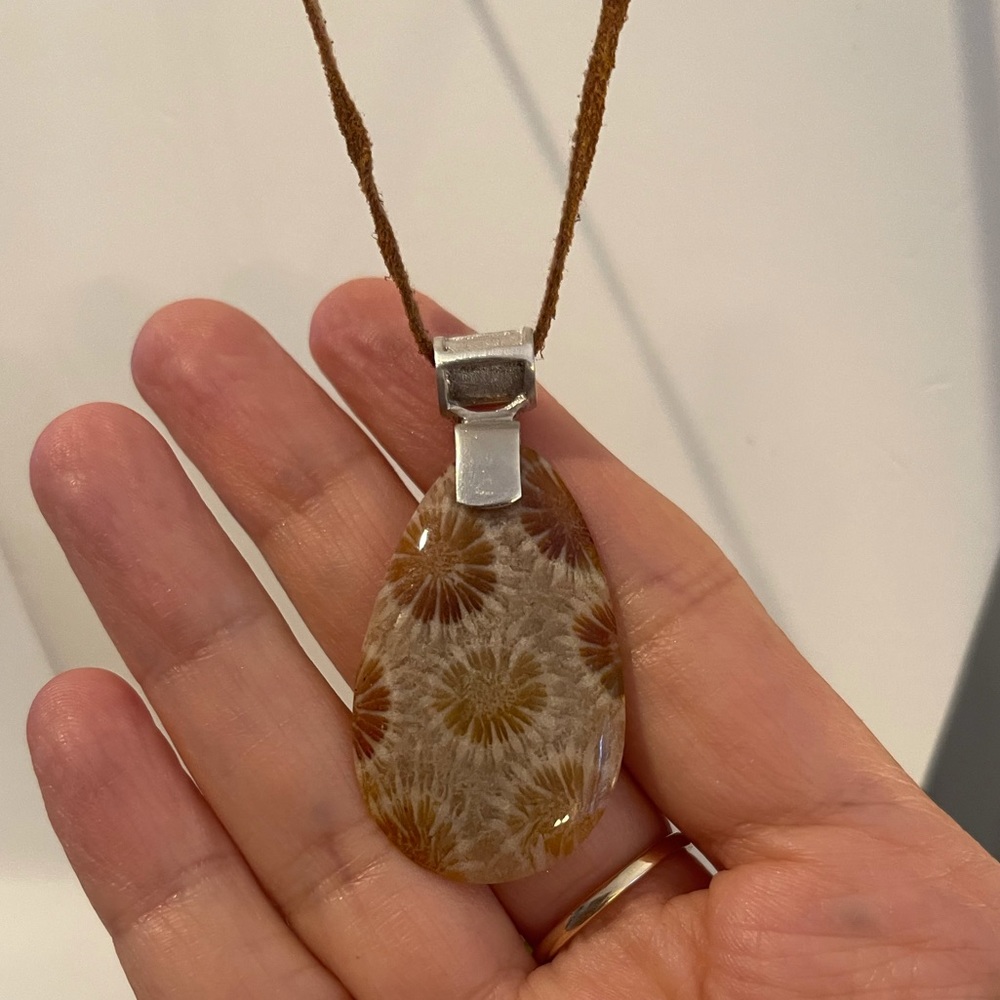 Fossilized coral sterling silver tan suede pendant necklace - Picture 5 of 10